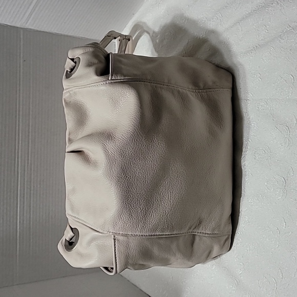 Victoria Leather Beige Crossbody Bag - Picture 4 of 13